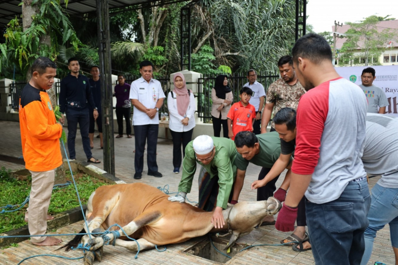 Rizal: Idul Adha Momen Tumbuhkan Semangat Berkorban dan Kepedulian ASN