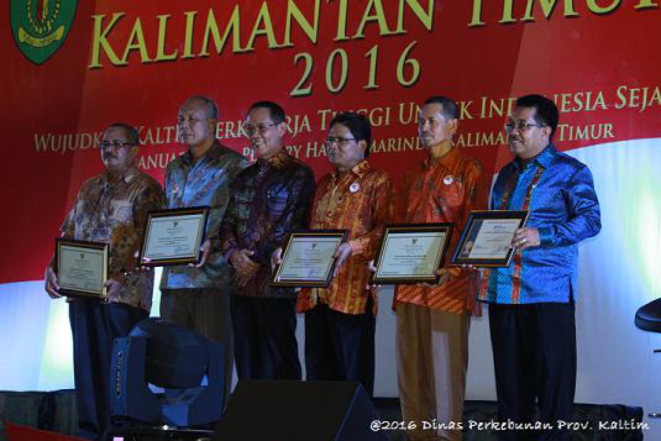 UPTD Pengawasan Benih Perkebunan Terima Penghargaan Gubernur Kaltim